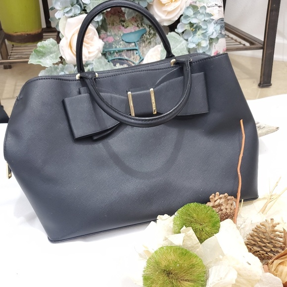 Betsey Johnson Handbags - BETSEY AND JOHNSON BLACK POCKET BOOK BAG